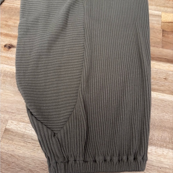 Free People Most Wanted Joggers Pants Green High Rise Wide Leg Size M worn once. - Picture 10 of 12